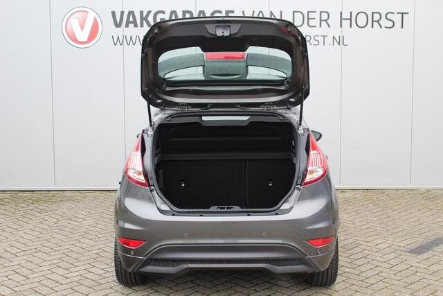 Ford FIESTA 1.0-100pk EcoBoost ST-Line. Erg goed onderhouden Ford Fiesta, van 1e eig. Uitgebreide fotoreportage volgt na poetsen. Airco, LM wielen, voorraamverw., metallic lak, navigatie, telefoonvoorb., cruise control etc.