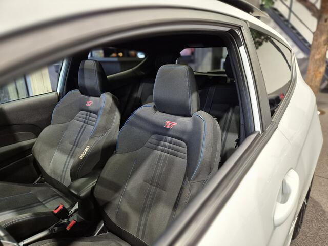 Ford FIESTA 1.5 EcoBoost ST-3 Panorama | 200pk | LED | Navi