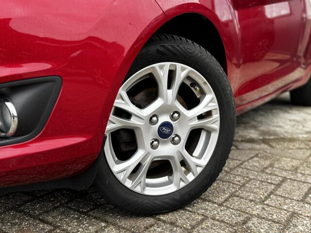 Ford FIESTA 1.0 Style Ultimate - Navigatie - Lichtmetalen velgen - Trekhaak - Cruise Control