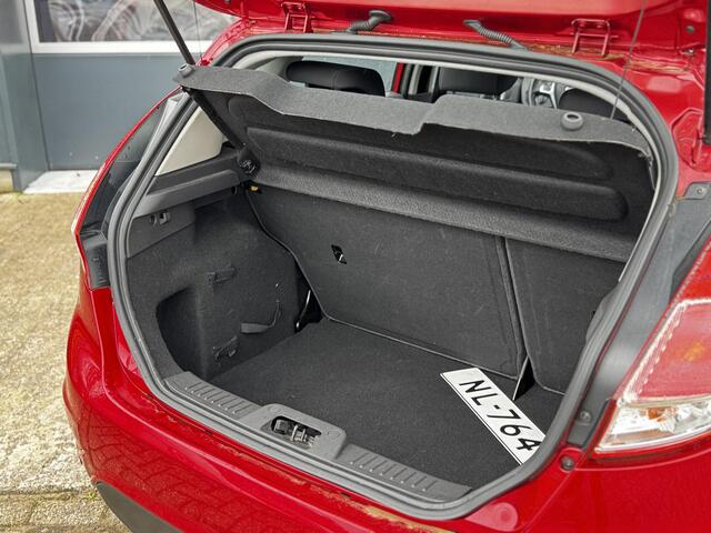Ford FIESTA 1.0 Style Ultimate - Navigatie - Lichtmetalen velgen - Trekhaak - Cruise Control