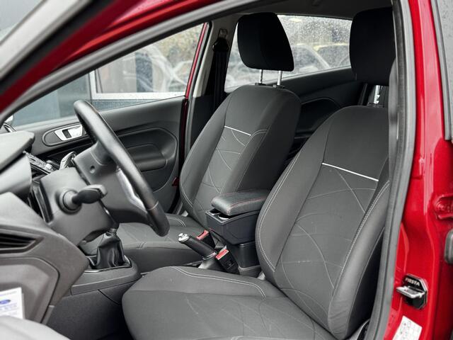 Ford FIESTA 1.0 Style Ultimate - Navigatie - Lichtmetalen velgen - Trekhaak - Cruise Control
