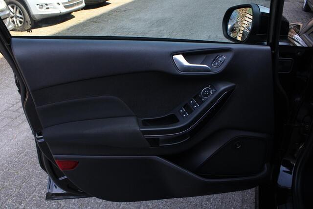Ford FIESTA 1.0 ST-Line X Carplay, LED, Achteruitrijcamera, ACC, NAVI, Stoel/Stuurverwarming, Parkeerassistent, Parksens. V en A, 17" LMV