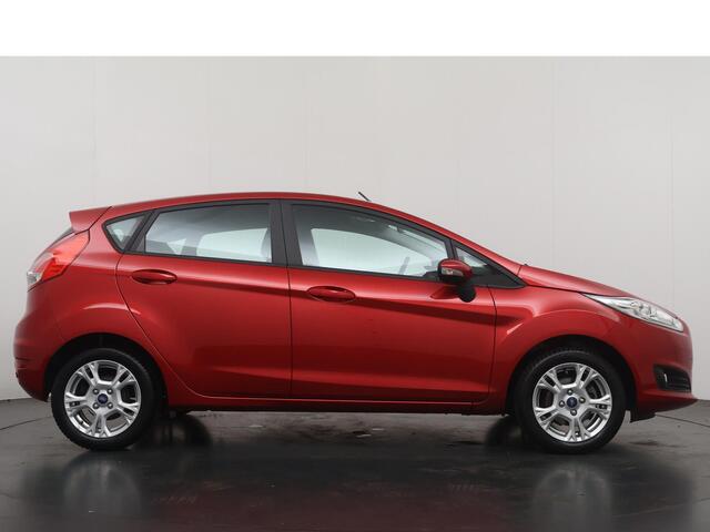 Ford FIESTA 1.0 Style Ultimate - Navigatie - Lichtmetalen velgen - Trekhaak - Cruise Control