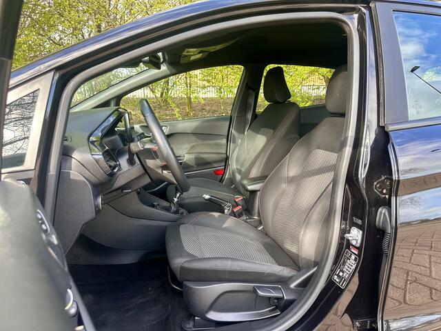 Ford FIESTA 1.0 ST-Line | Cruise Control | Apple Carplay | Android Auto | Stoel-Stuurverwarming | Parkeersensoren Achter | Rijmodusregeling