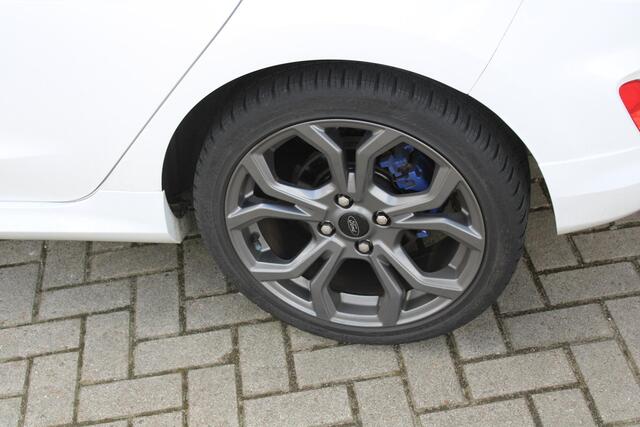 Ford FIESTA 1.0 EcoBoost 100 PK ST-Line | Cruise Control | Climate Control | Voorruitverwarming | DAB | Navigatie | 17 Inch Lichtmetalen Velgen