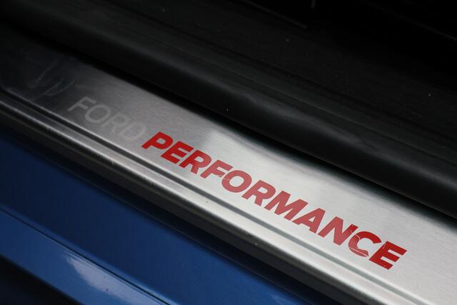 Ford FIESTA 1.5 ST Recaro Schaalstoelen, Carbon, Airco, Cruise, Apple Carplay, Winterpakket