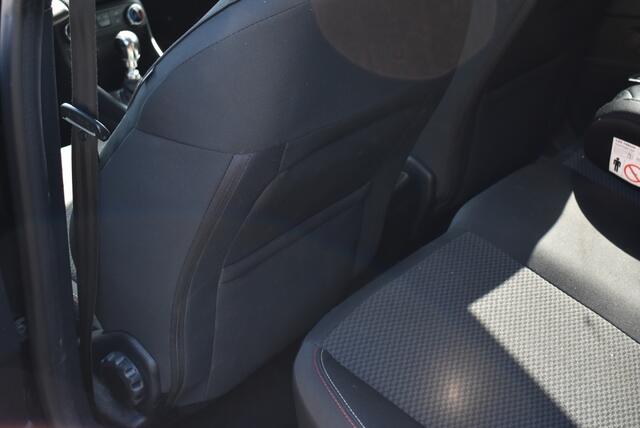 Ford FIESTA 1.0 EcoB. ST-Line, Navi
