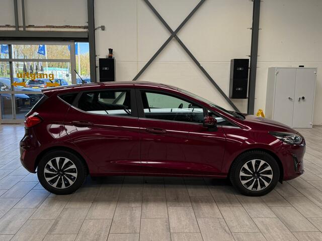 Ford FIESTA EcoBoost 100pk Titanium | Dealer onderhouden | Winterpack | Cruise | All-season banden | Keyless | Led | Apple carplay | android auto
