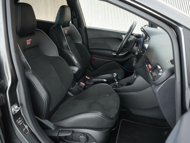 Ford FIESTA ST-3 1.5 200pk PERFORMANCE PACK |Milltek|Maxton|launch control|sper diff|B&O|Apple Carplay|blind spot|cruise control|parkeercamera|19" lichtmetalen velgen|