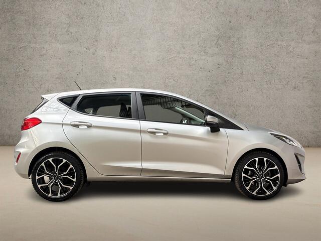 Ford FIESTA 1.1 Sport (APPLE CARPLAY, 17'' LM VELGEN, PARKEERSENSOREN, SPORTSTOELEN, LANE ASSIST, CRUISE, NIEUWE APK, NIEUWSTAAT)