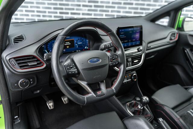 Ford FIESTA 1.5 EcoBoost ST-3 | 5-Deurs | Achteruitrijcamera | Parkeersensoren | Navigatie | Apple Carplay | Android Auto | LED Koplampen | Stoelverwarming | Climate Control | Cruise Control | Keyless Entry