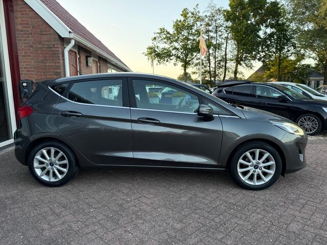 Ford FIESTA 1.0 ECOB. TITANIUM Orig. NL/Navigatie/Cruise Control/Trekhaak