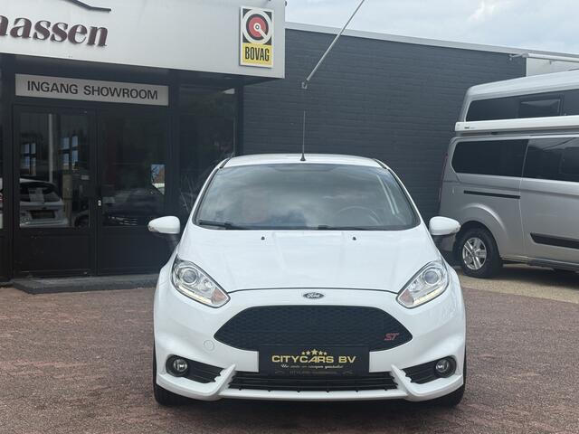 Ford FIESTA 1.6 ST2 182 pk navi climate ctr Recaro stoelen PDC a half leder dagrijverlichting led
