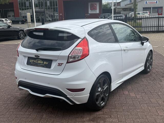 Ford FIESTA 1.6 ST2 182 pk navi climate ctr Recaro stoelen PDC a half leder dagrijverlichting led