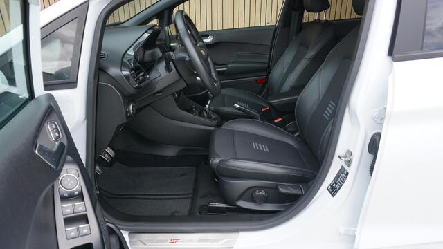 Ford FIESTA 1.0 EcoBoost 125pk ST-Line 5Drs LED 18inch LM H-Leder Adaptive Cruise Control *Keurig exemplaar* 89572km!