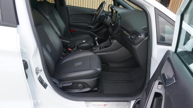 Ford FIESTA 1.0 EcoBoost 125pk ST-Line 5Drs LED 18inch LM H-Leder Adaptive Cruise Control *Keurig exemplaar* 89572km!