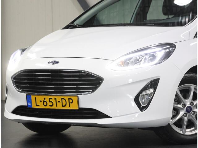 Ford FIESTA 95PK Titanium | 1ste eigenaar | Parkeersensoren | Armsteun | AppleCarPlay/AndroidAuto | LMV | Climate Control | 5 deurs | DAB Radio | Isofix |