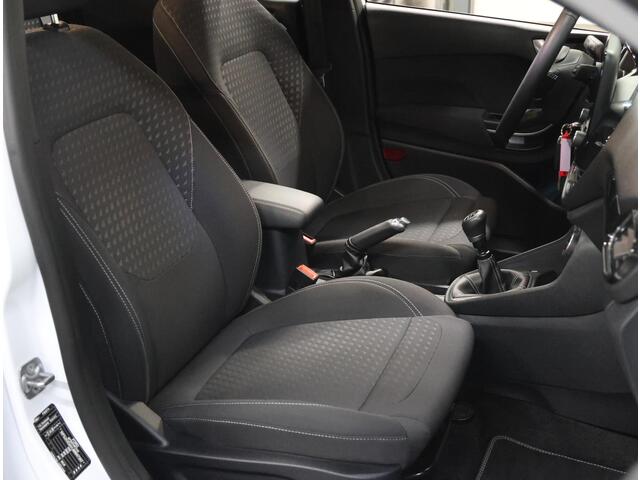 Ford FIESTA 95PK Titanium | 1ste eigenaar | Parkeersensoren | Armsteun | AppleCarPlay/AndroidAuto | LMV | Climate Control | 5 deurs | DAB Radio | Isofix |