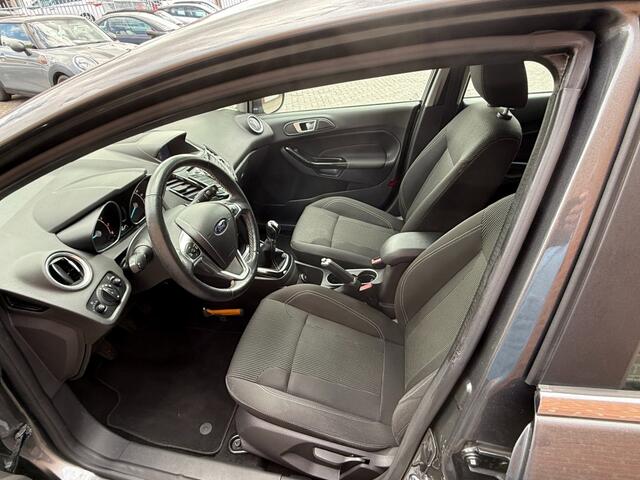Ford FIESTA 1.0 ECOB. TITANIUM