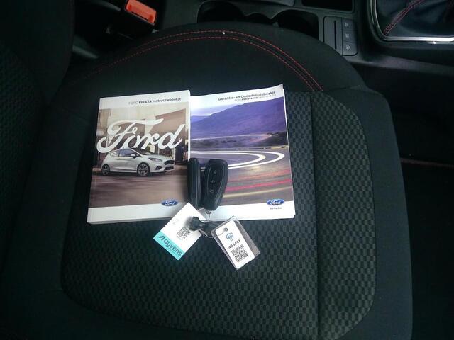 Ford FIESTA 100pk ST-Line Climat Navigatie Winter pack Parkeersensoren Privacy glass Dealeronderhouden