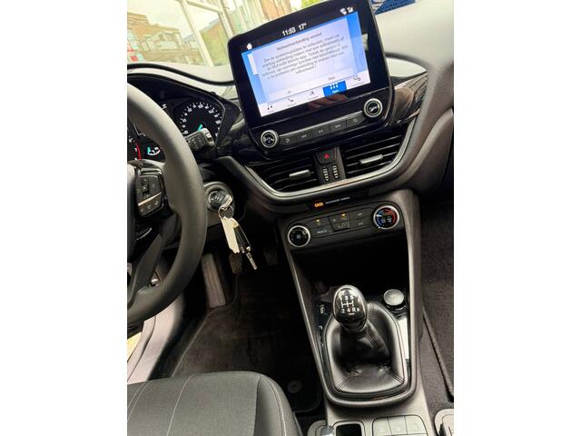 Ford FIESTA 1.1 Trend NAVI PDC CRUISE CONTROLE