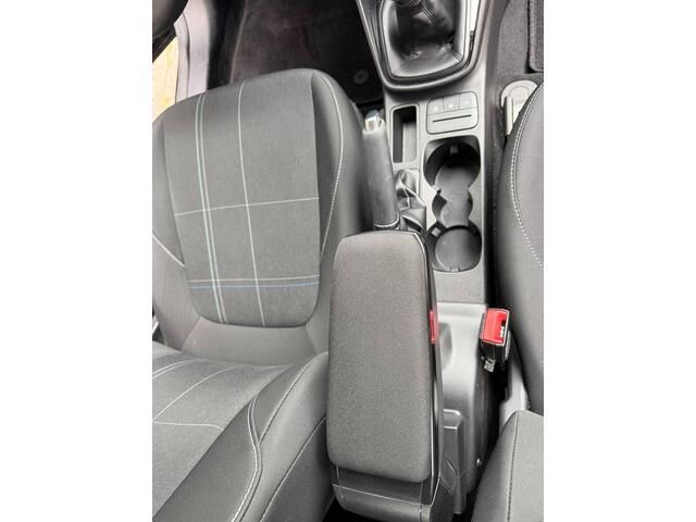 Ford FIESTA 1.1 Trend NAVI PDC CRUISE CONTROLE