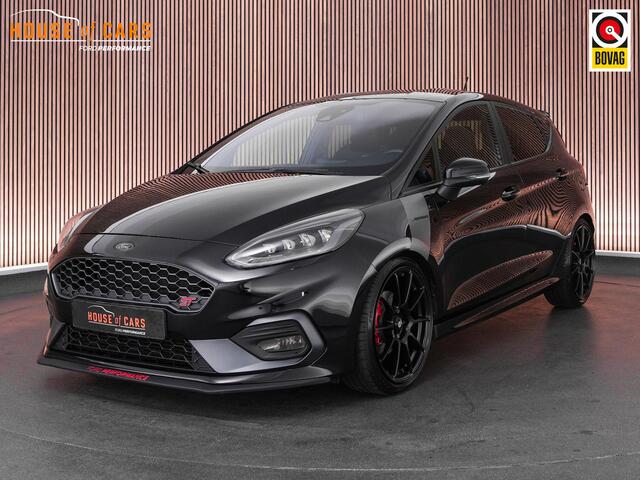 Ford FIESTA ST-3 1.5 200pk PERFORMANCE PACK |Milltek dual outlet|Maxton|Sparco 18"|Revo intake|EBC remmerij|Cobra suspensions|launch control|sper diff|B&O|Apple Carplay|parkeercamera|winterpack|