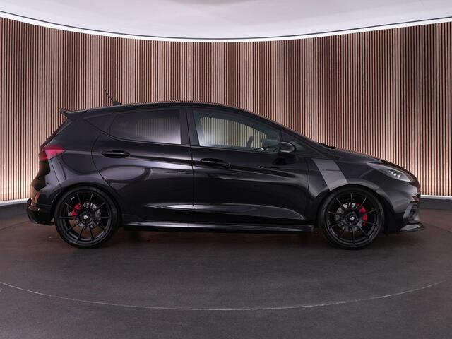Ford FIESTA ST-3 1.5 200pk PERFORMANCE PACK |Milltek dual outlet|Maxton|Sparco 18"|Revo intake|EBC remmerij|Cobra suspensions|launch control|sper diff|B&O|Apple Carplay|parkeercamera|winterpack|