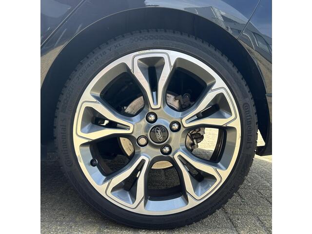 Ford FIESTA 1.0 EcoBoost ST-Line 101PK | NL AUTO | Navigatie | Parkeersensoren | Climate Control | Cruise Control | 18 Inch | Voorruitverwarming | 2 Sleutels |