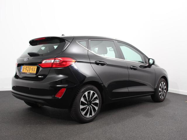 Ford FIESTA 1.0 125pk Titanium Navigatie Climate control Led Parkeer sensoren Lichtmetalen velgen Cruise Control Stoelverwarming Bluetooth
