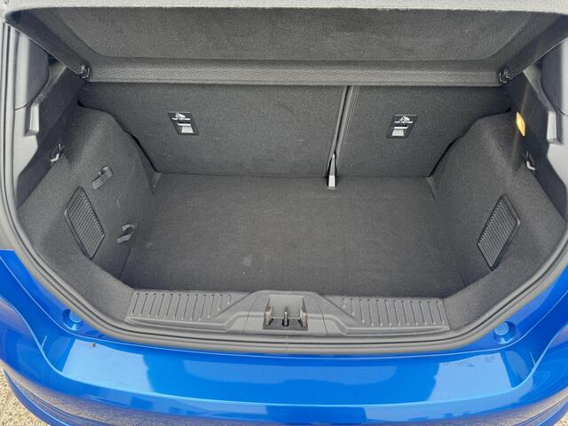 Ford FIESTA 1.0 EcoBoost ST-Line X 125pk | Full Led | Winterpack | Panoramadak | 18 inch Lichtmetaal | Achterspoiler