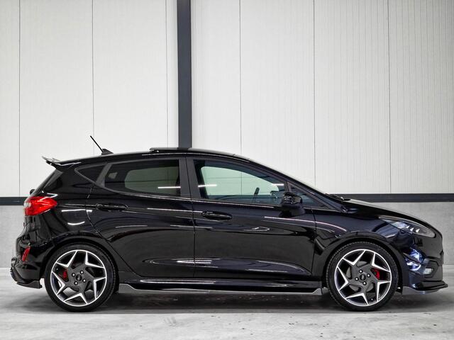 Ford FIESTA 1.5 EcoBoost ST-3 | Panoramadak | Milltek | Maxton | 1e Eigenaar | B&O | LED |