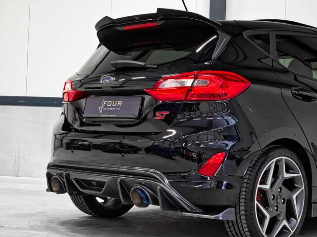 Ford FIESTA 1.5 EcoBoost ST-3 | Panoramadak | Milltek | Maxton | 1e Eigenaar | B&O | LED |