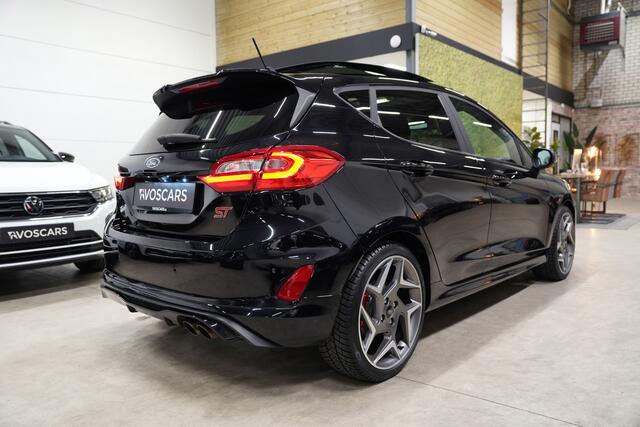 Ford FIESTA 1.5 EcoBoost ST-3 200PK * Performance - Pano - Launch Control - Recaro - B&O - Camera - Keyless - Blind Spot - 100% Dealer *