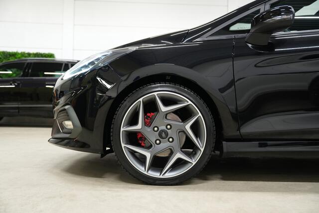 Ford FIESTA 1.5 EcoBoost ST-3 200PK * Performance - Pano - Launch Control - Recaro - B&O - Camera - Keyless - Blind Spot - 100% Dealer *
