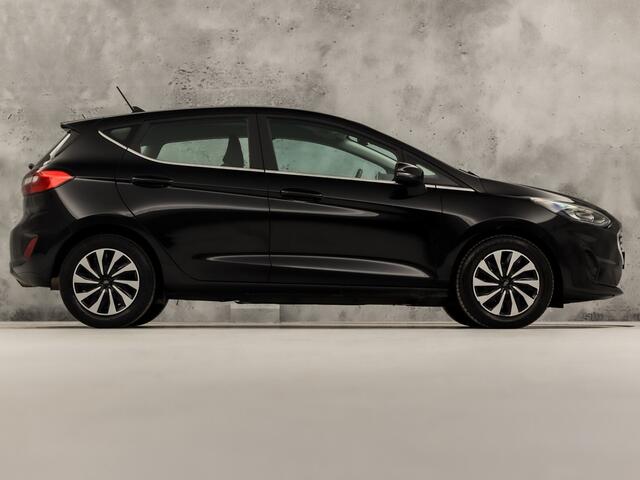 Ford FIESTA 1.0 EcoBoost Hybrid Titanium Sport (APPLE CARPLAY, GROOT NAVI, CLIMATE, PARKEERSENSOREN, SPORTSTOELEN, LM VELGEN, CRUISE, NIEUWSTAAT)