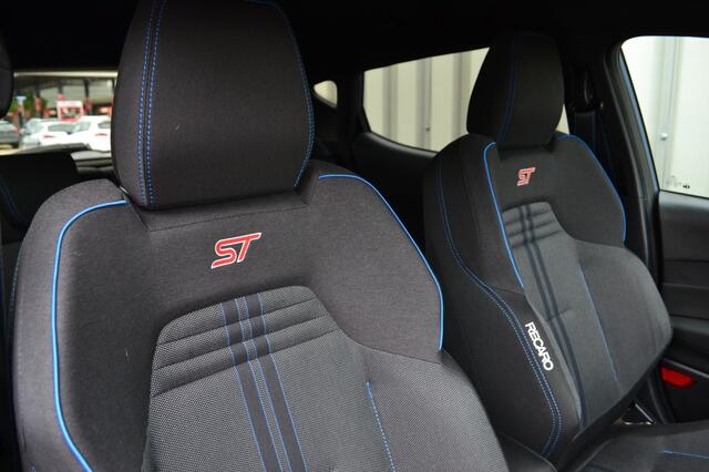 Ford FIESTA 1.5 ST 200PK LED/Carplay/Recaro/Performance