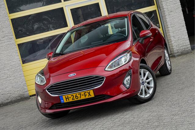 Ford FIESTA 1.0 EcoBoost 5drs Titanium BJ2020 Lmv 16" | Led V+A | Pdc | Verwarmde voorruit | Navi | Cruise control | Climate control | Sportstoelen | Verwarmd stuur | Verwarmde voorstoelen | Getint glas
