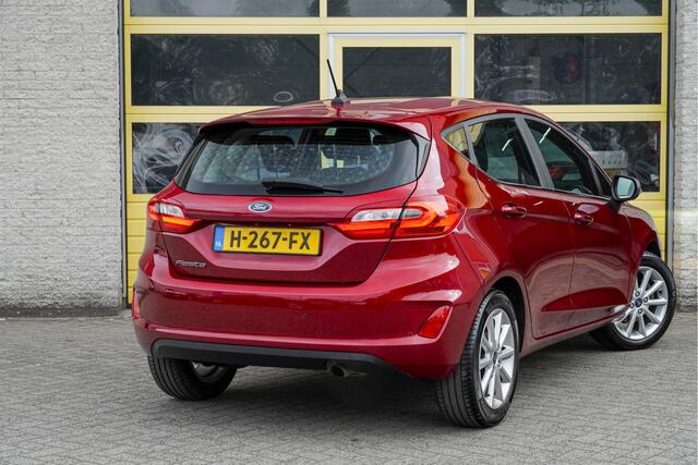 Ford FIESTA 1.0 EcoBoost 5drs Titanium BJ2020 Lmv 16" | Led V+A | Pdc | Verwarmde voorruit | Navi | Cruise control | Climate control | Sportstoelen | Verwarmd stuur | Verwarmde voorstoelen | Getint glas