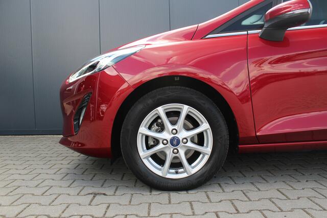Ford FIESTA 1.0 EcoBoost Titanium | Incl. 12 maanden garantie | Parkeersensoren | Bluetooth | Cruise control | Climate control | Lane assist | Airco | Lichtmetalen velgen