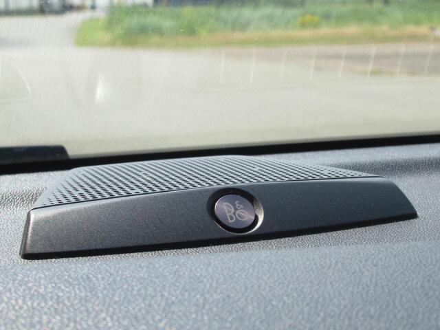 Ford FIESTA 1.0 EcoBoost Titanium | Adaptive Cruise | B&O | Camera | PDC voor en achter