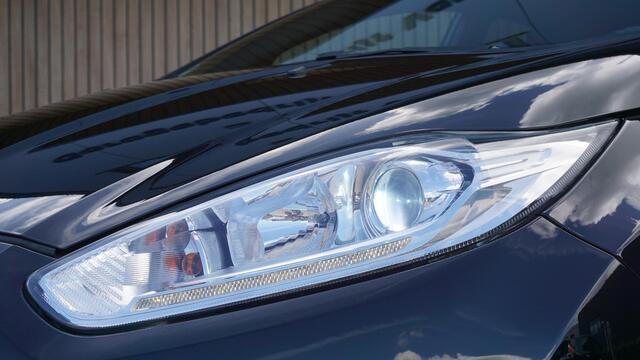Ford FIESTA 1.0 100pk EcoBoost ST Line 5 drs Xenon Clima*NL auto* pdc Navi Cruise *3de eigenaar*