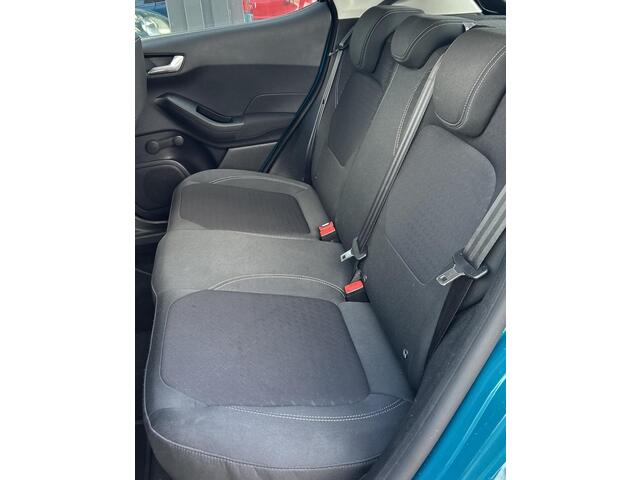 Ford FIESTA 1.0 EcoBoost Titanium 101PK | LUXE | Achteruitrijcamera | B&O Audio | Climate Control | Navigatie | Adaptive Cruise Control | Voorruitverwarming | Parkeersensoren Voor en Achter | Lichtmetalen Velgen | 2 Sleutels | DAB+ | NAP |