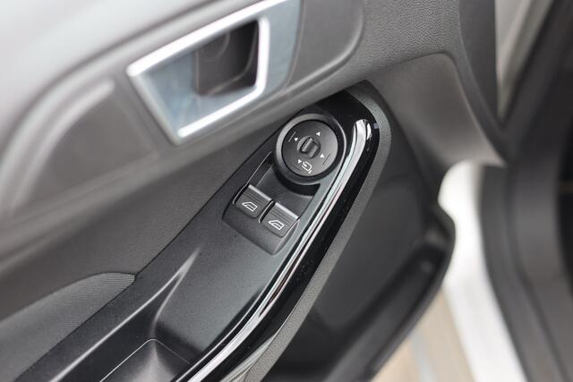 Ford FIESTA 1.0 ECOBOOST | TITANIUM | NAVI | 53000 KM!