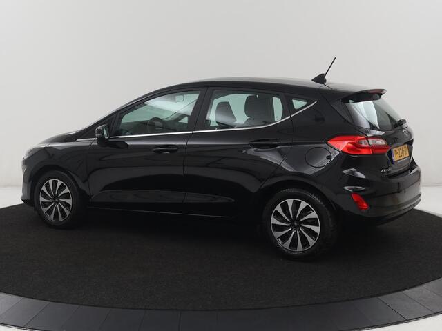 Ford FIESTA 1.0 EcoBoost Hybrid Titanium | Cruise control | Park assist | Climate control | Navigatie | Carplay | Lederen stuurwiel | Lane assist |