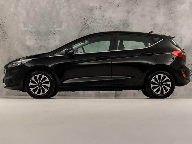Ford FIESTA 1.0 EcoBoost Hybrid Titanium (APPLE CARPLAY, GROOT NAVI, CLIMATE, SPORTSTOELEN, PARKEERSENSOREN, LM VELGEN, CRUISE, NIEUWSTAAT)