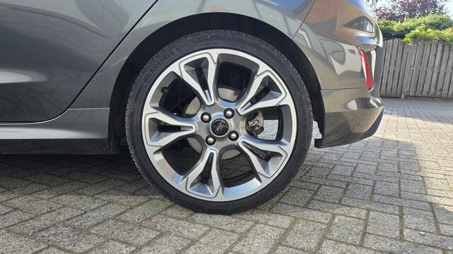 Ford FIESTA 1.0 EcoBoost ST-Line 125pk Navi, Camera, Pdc, Led koplampen, 18"