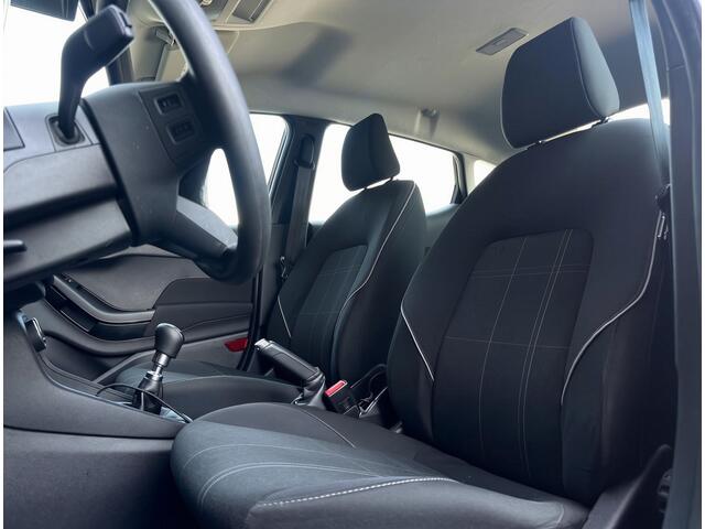Ford FIESTA 1.0 EcoBoost 100PK 5-Deurs Business Apple-Carplay Airco Parkeer Sens.