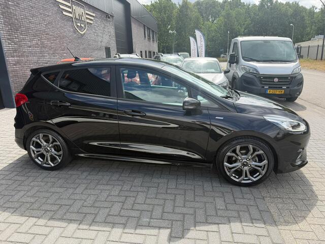 Ford FIESTA 1.0 EcoBoost ST-Line | 1E EIGENAAR | 3/6 OF 12MND GARANTIE | CAMERA | CARPLAY | CLIMA | ACC | STUUR-STOEL VERWARMING |