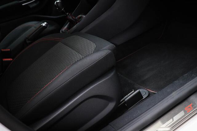 Ford FIESTA 1.0 EcoBoost ST-Line | CLIMA | DAB | APPLE | TREKHAAK | 17"
